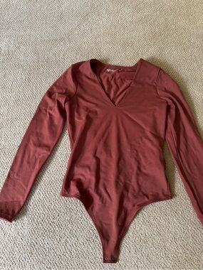 Abercrombie & Fitch Long Sleeve V-Neck Bodysuit - Rust Brown
